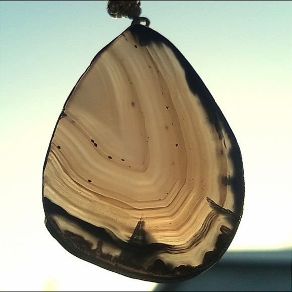 Jewelry - gray Agate necklace